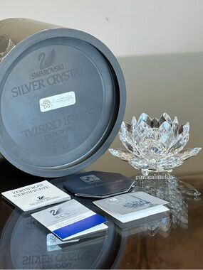 Swarovski Crystal Waterlily Medium Candle Holder Flower Lotus 3.75” 123 010001